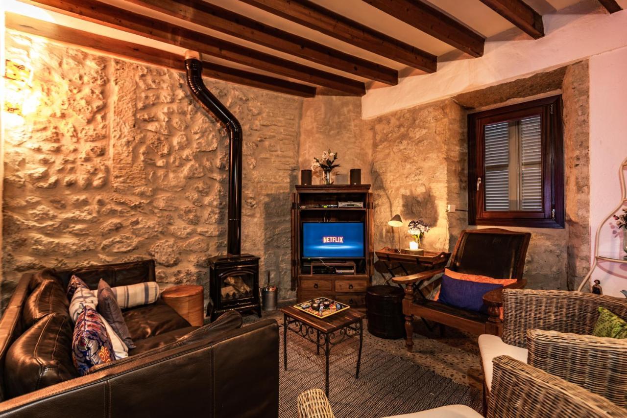 Villa Albuqassim A Modern Townhouse In Pollensa, With Heated Pool *